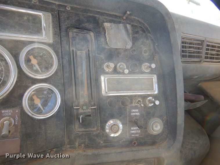 image for item HS9420 1995 Ford L9000  ready mix truck