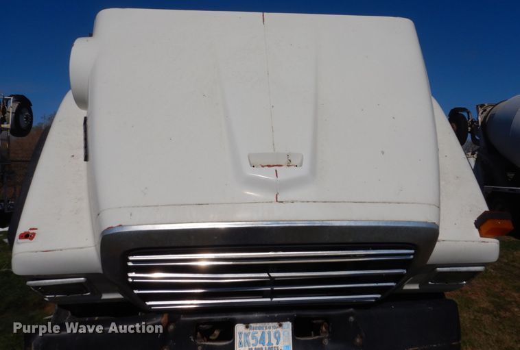 image for item HS9420 1995 Ford L9000  ready mix truck