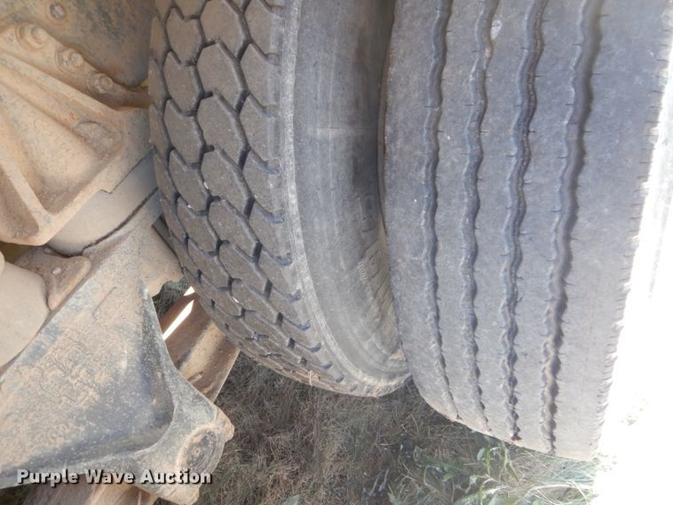 image for item HS9420 1995 Ford L9000  ready mix truck