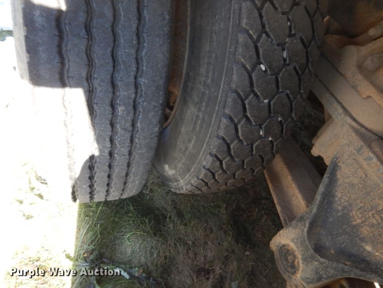 image for item HS9420 1995 Ford L9000  ready mix truck