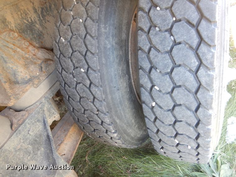 image for item HS9420 1995 Ford L9000  ready mix truck