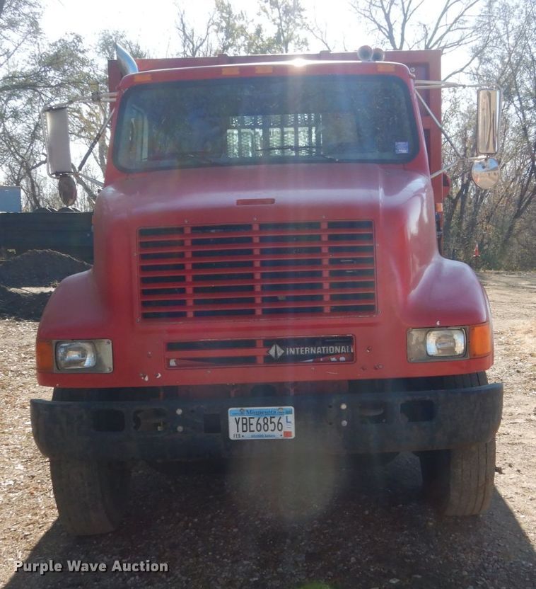 image for item HS9434 1996 International 8100  flatbed truck