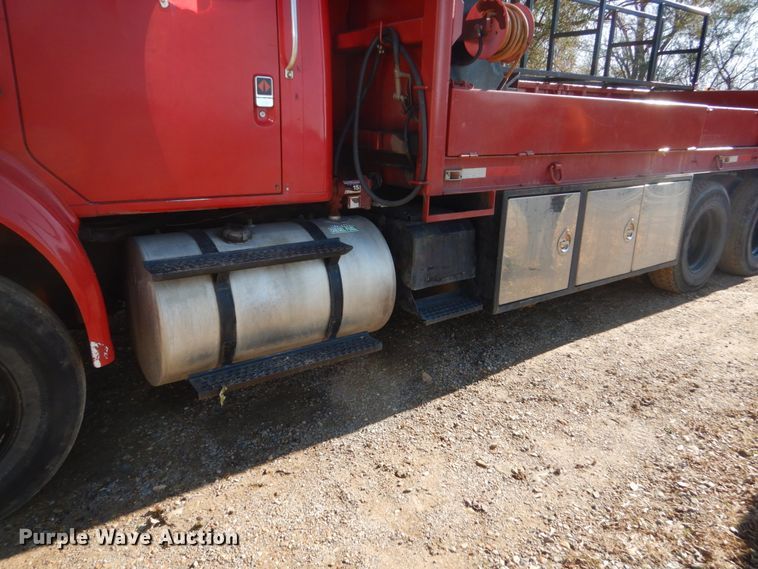 image for item HS9434 1996 International 8100  flatbed truck