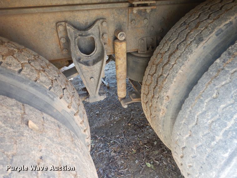 image for item HS9434 1996 International 8100  flatbed truck