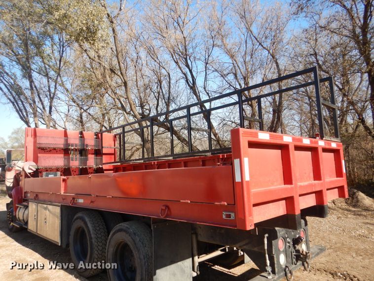 image for item HS9434 1996 International 8100  flatbed truck