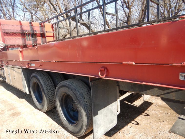 image for item HS9434 1996 International 8100  flatbed truck
