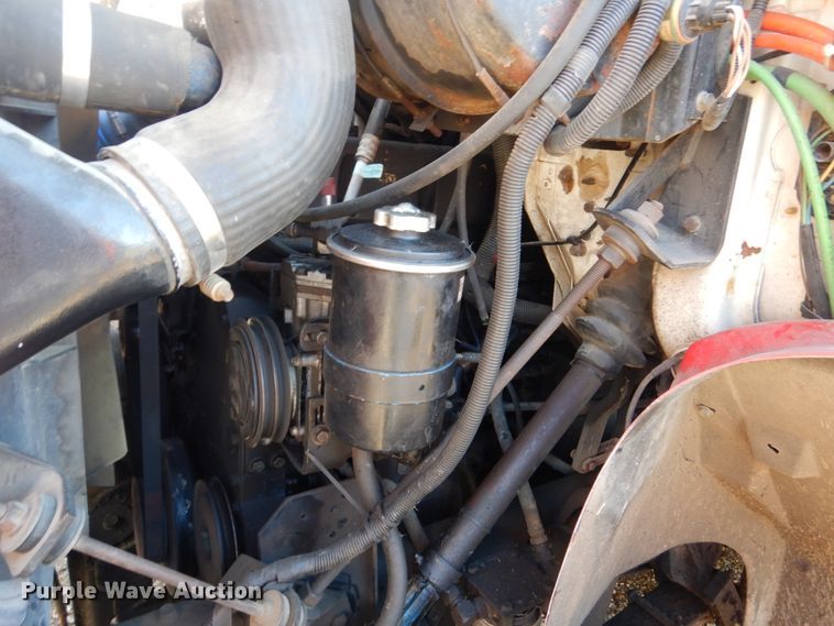 image for item HS9434 1996 International 8100  flatbed truck