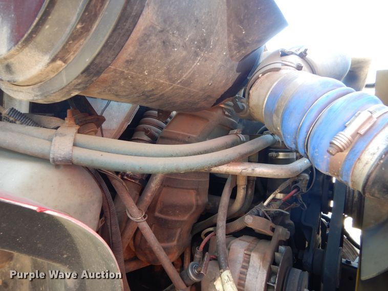 image for item HS9434 1996 International 8100  flatbed truck