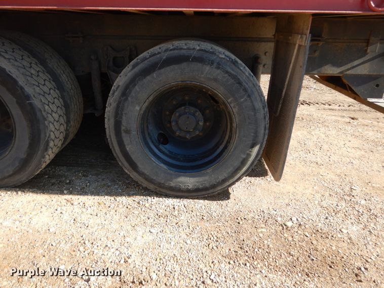 image for item HS9434 1996 International 8100  flatbed truck