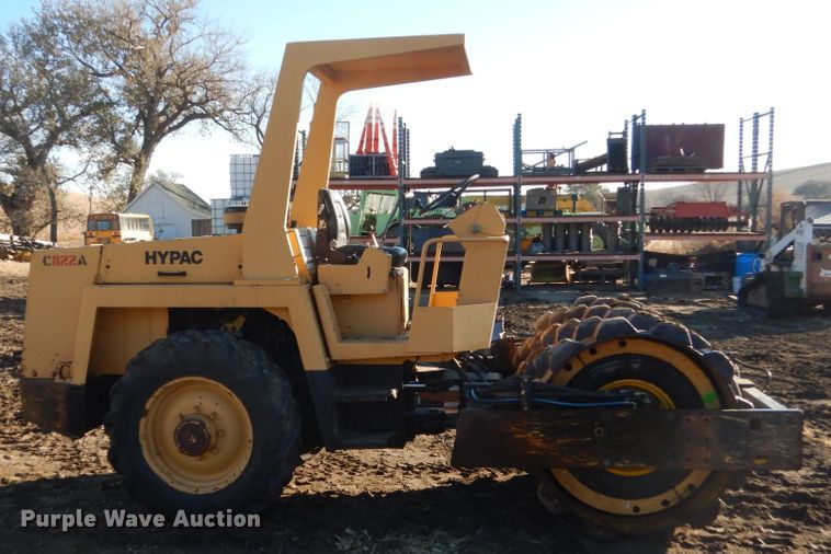 image for item HS9441 Hypac C822A  vibratory single drum roller