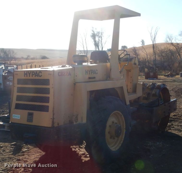 image for item HS9441 Hypac C822A  vibratory single drum roller