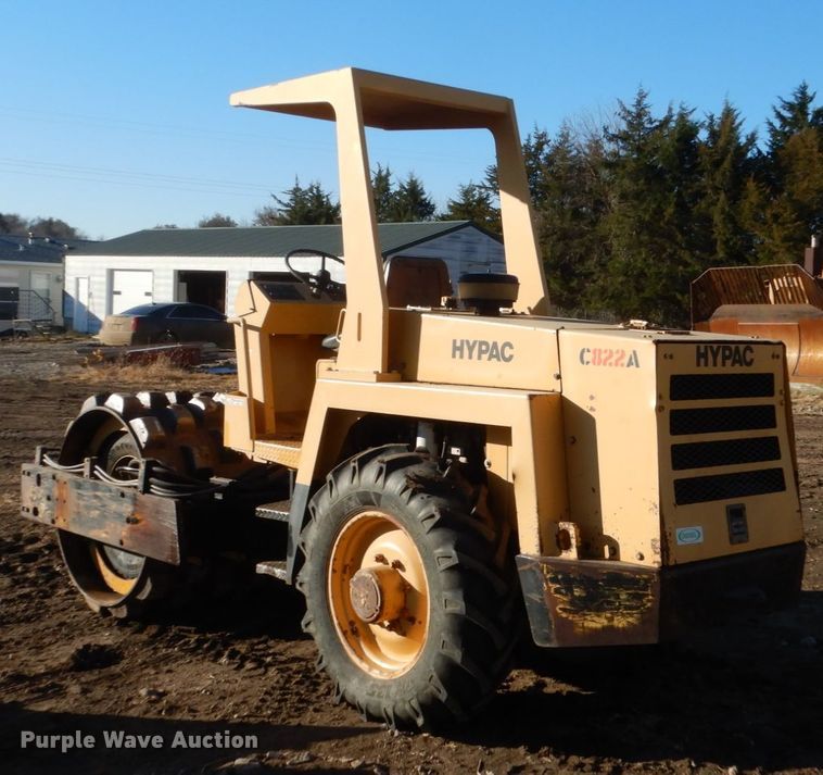 image for item HS9441 Hypac C822A  vibratory single drum roller