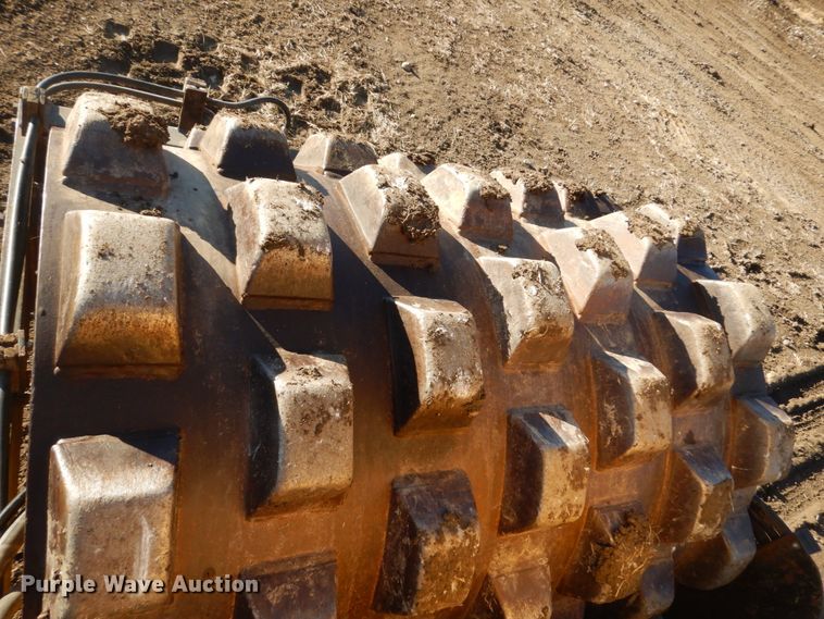 image for item HS9441 Hypac C822A  vibratory single drum roller