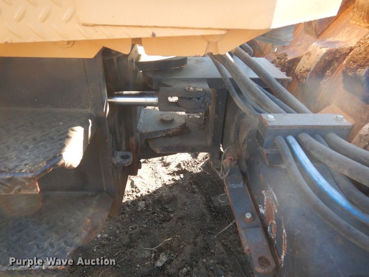 image for item HS9441 Hypac C822A  vibratory single drum roller