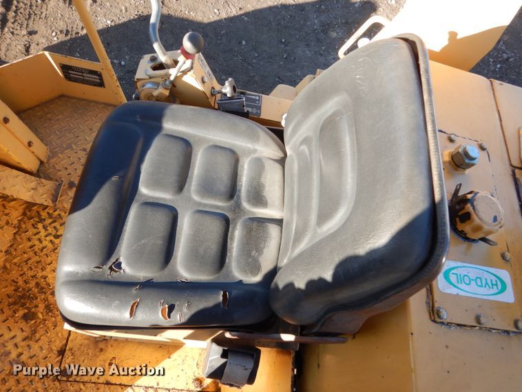 image for item HS9441 Hypac C822A  vibratory single drum roller