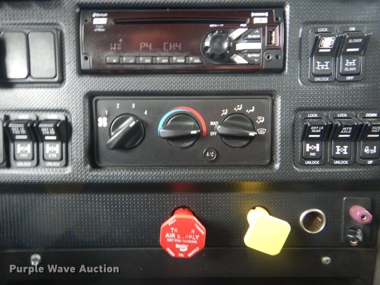 image for item HX9008 2015 Caterpillar CT660  vacuum truck