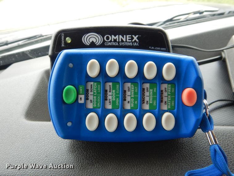 image for item HX9008 2015 Caterpillar CT660  vacuum truck