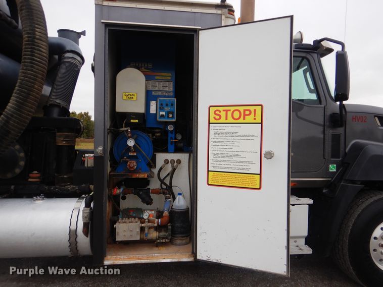 image for item HX9008 2015 Caterpillar CT660  vacuum truck