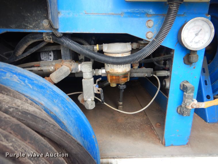 image for item HX9008 2015 Caterpillar CT660  vacuum truck