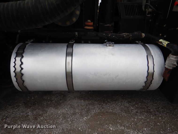 image for item HX9008 2015 Caterpillar CT660  vacuum truck