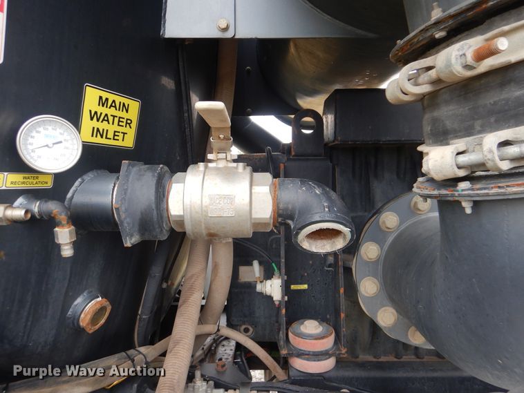 image for item HX9008 2015 Caterpillar CT660  vacuum truck