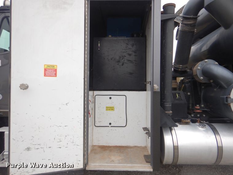 image for item HX9008 2015 Caterpillar CT660  vacuum truck