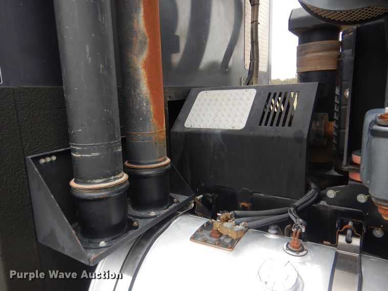 image for item HX9008 2015 Caterpillar CT660  vacuum truck