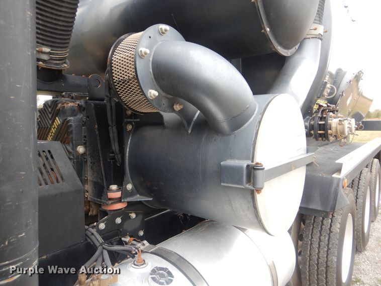 image for item HX9008 2015 Caterpillar CT660  vacuum truck