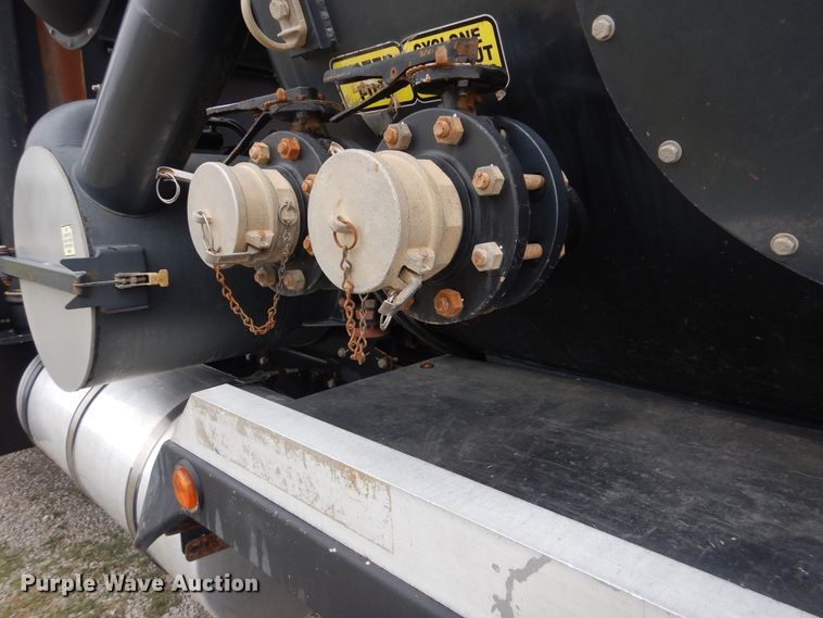 image for item HX9008 2015 Caterpillar CT660  vacuum truck