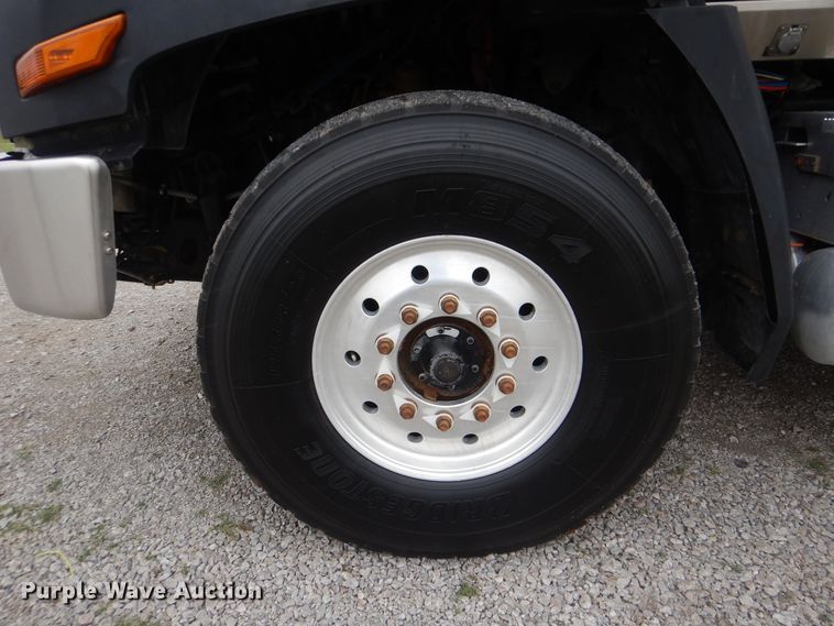 image for item HX9008 2015 Caterpillar CT660  vacuum truck