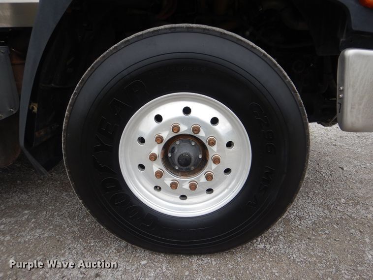 image for item HX9008 2015 Caterpillar CT660  vacuum truck