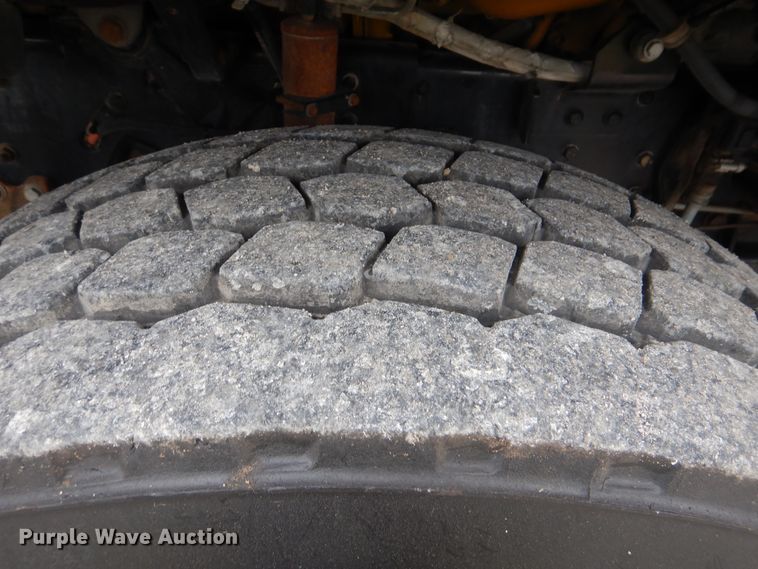 image for item HX9008 2015 Caterpillar CT660  vacuum truck