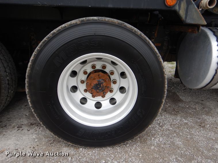 image for item HX9008 2015 Caterpillar CT660  vacuum truck