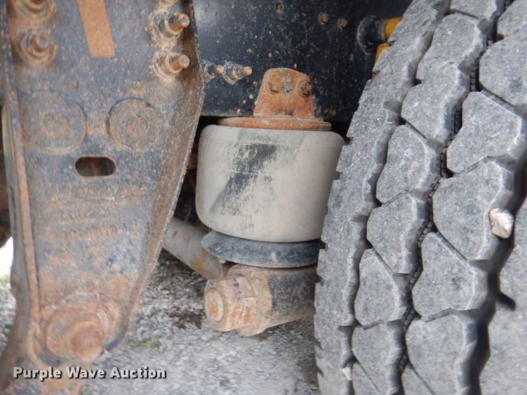 image for item HX9008 2015 Caterpillar CT660  vacuum truck