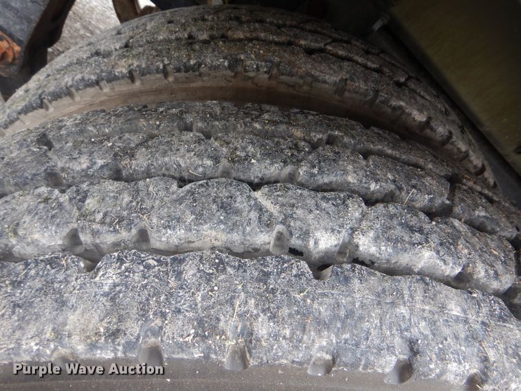 image for item HX9008 2015 Caterpillar CT660  vacuum truck