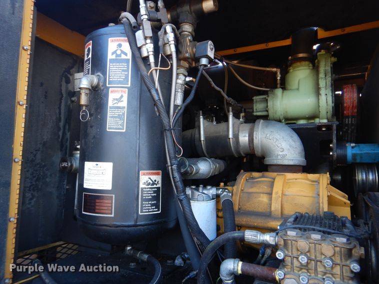 image for item HX9015 2012 Ford F550 Super Duty XLT  vacuum truck