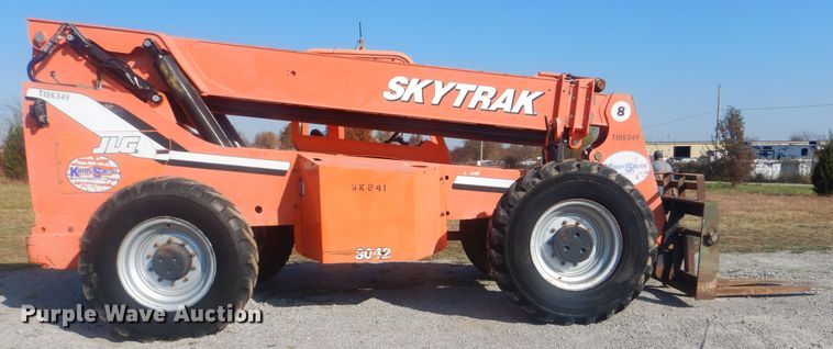image for item HX9023 2006 SkyTrak 8042  telehandler