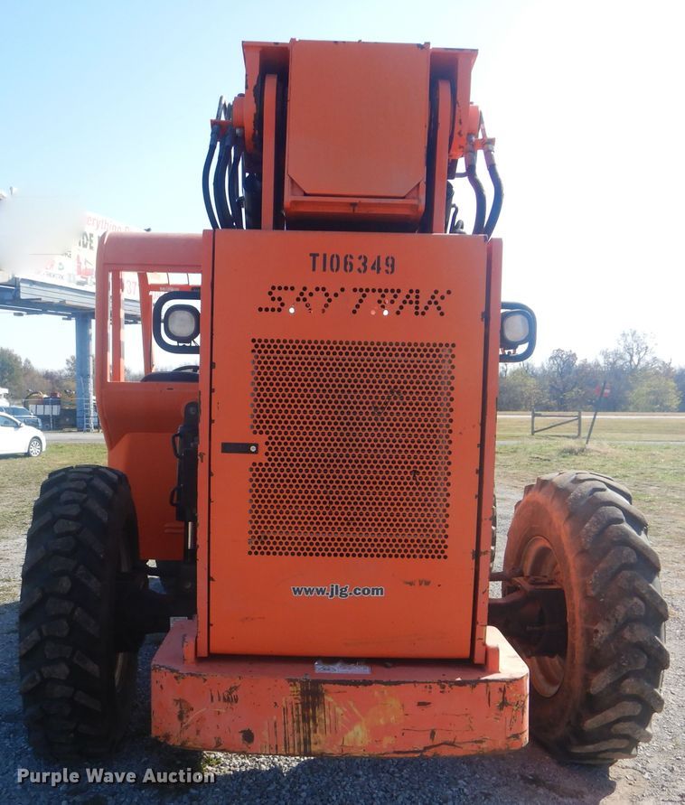 image for item HX9023 2006 SkyTrak 8042  telehandler