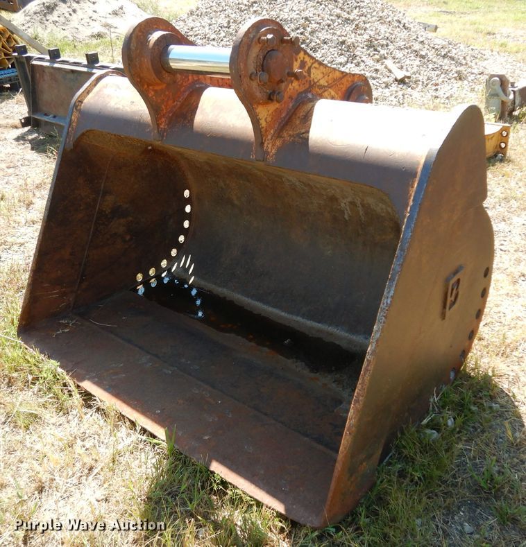 Balderson 59"W excavator bucket in Onaga, KS Item HY9569 sold