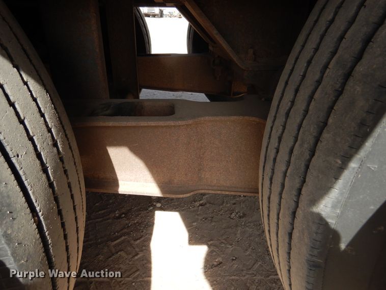 image for item DG8273 2006 Trail-Eze TE100-0F50D drop deck equipment trailer