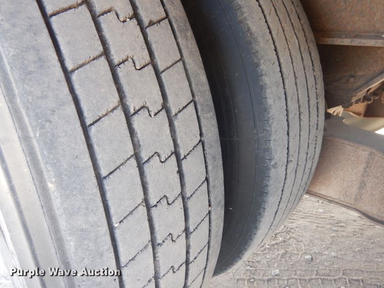 image for item DG8273 2006 Trail-Eze TE100-0F50D drop deck equipment trailer