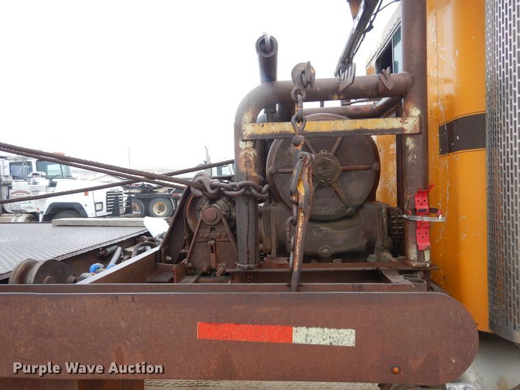 image for item DG8274 1980 Peterbilt 353  winch truck