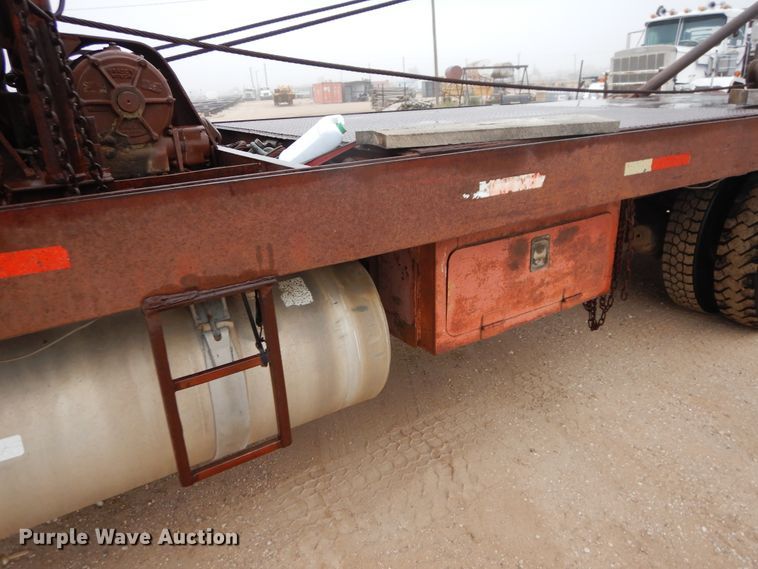 image for item DG8274 1980 Peterbilt 353  winch truck