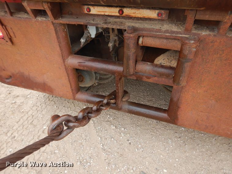 image for item DG8274 1980 Peterbilt 353  winch truck