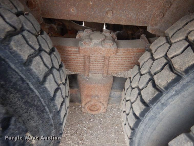 image for item DG8274 1980 Peterbilt 353  winch truck