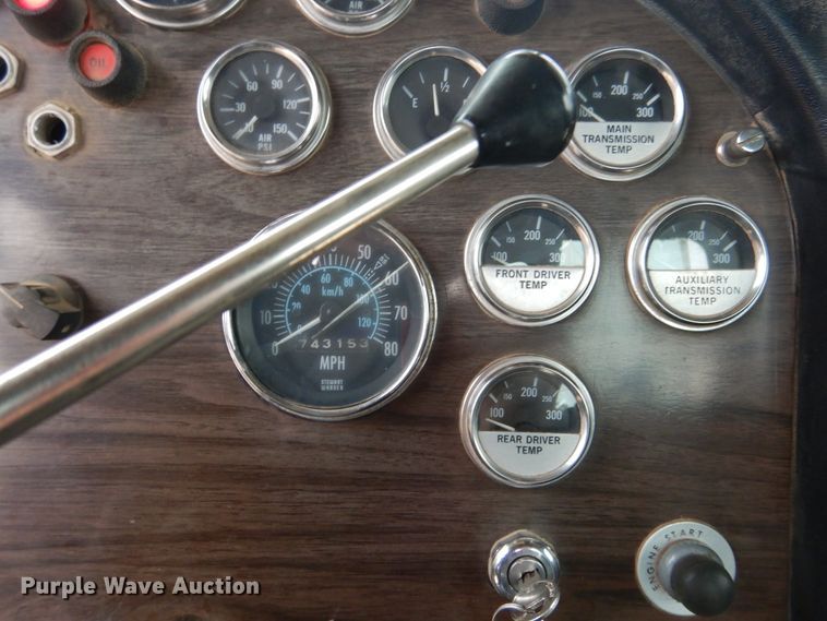 image for item DG8274 1980 Peterbilt 353  winch truck