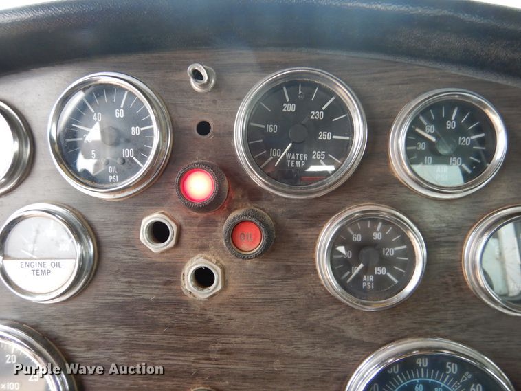 image for item DG8274 1980 Peterbilt 353  winch truck