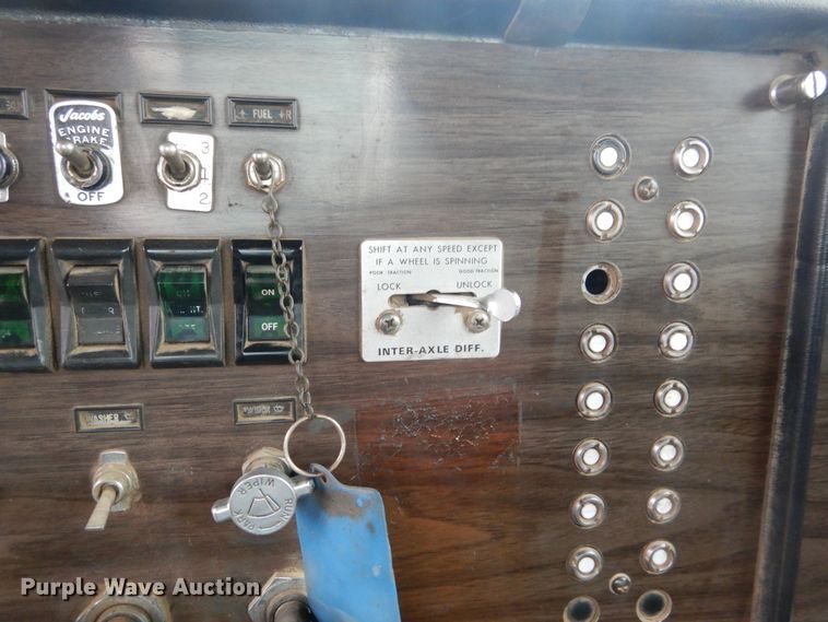 image for item DG8274 1980 Peterbilt 353  winch truck