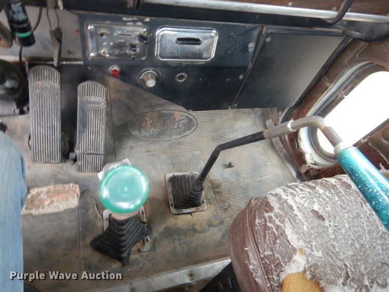 image for item DG8274 1980 Peterbilt 353  winch truck