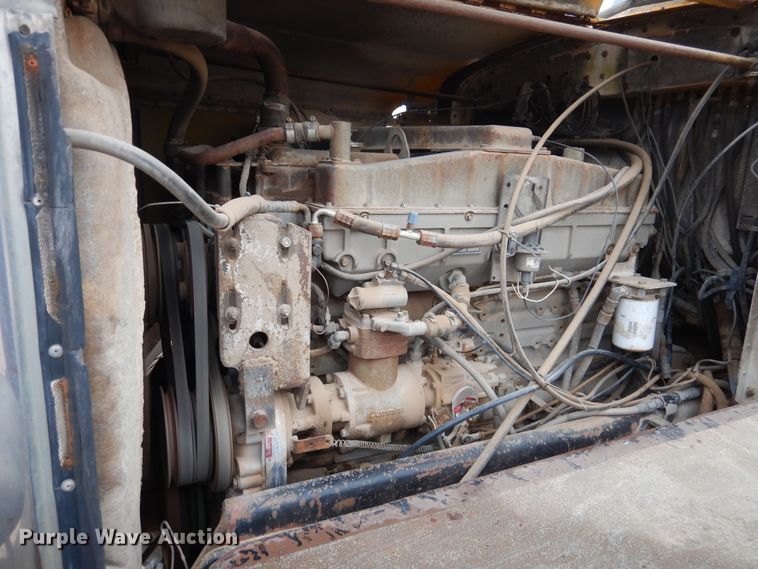 image for item DG8274 1980 Peterbilt 353  winch truck